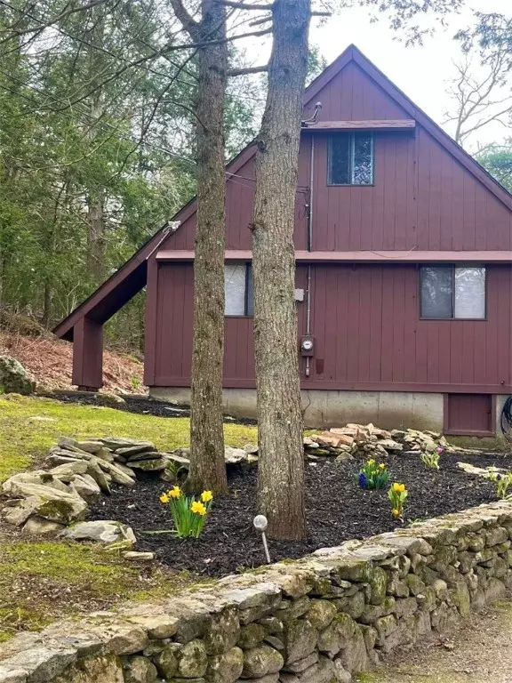 North Smithfield, RI 02896,203 Douglas Pike