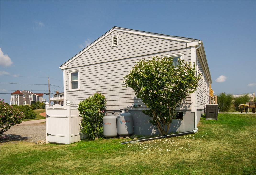 Narragansett, RI 02882,14 LARCH AVE