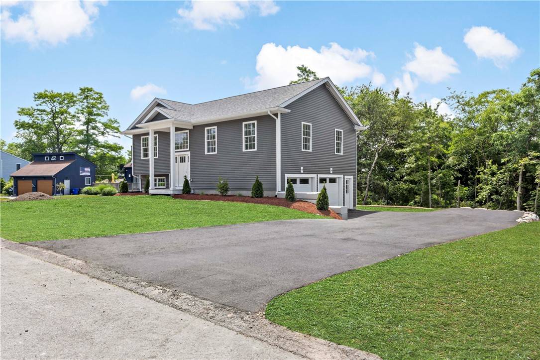 21 Vernon AVE, Bristol, RI 02809