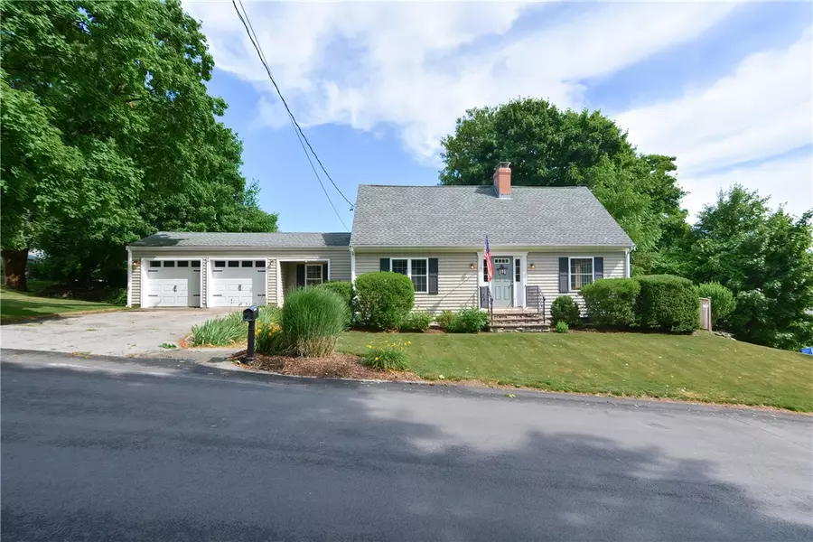 30 Westwood RD, Lincoln, RI 02865