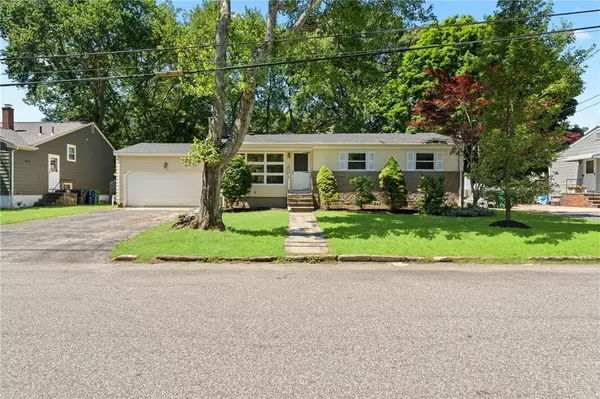 Warwick, RI 02889,39 Damon AVE