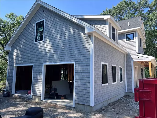 Westerly, RI 02891,21 Mary Lou AVE