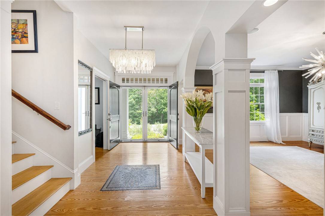 Seekonk, MA 02771,60 Robincrest CT