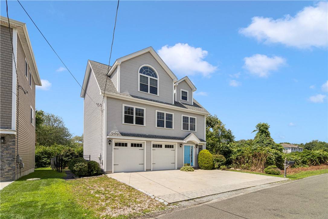 9 Jenny LN, Narragansett, RI 02882
