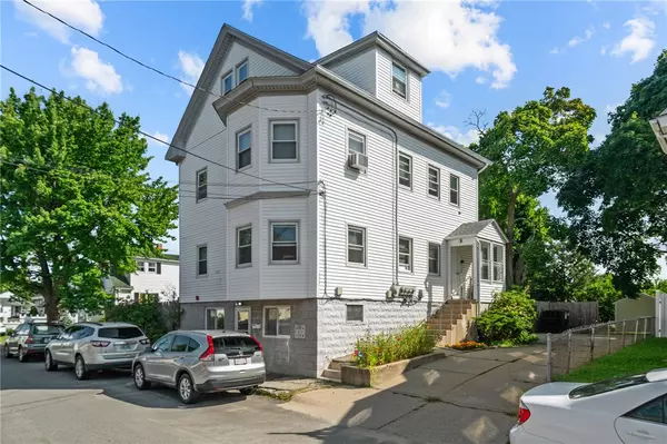 13 Dickinson AVE, North Providence, RI 02904