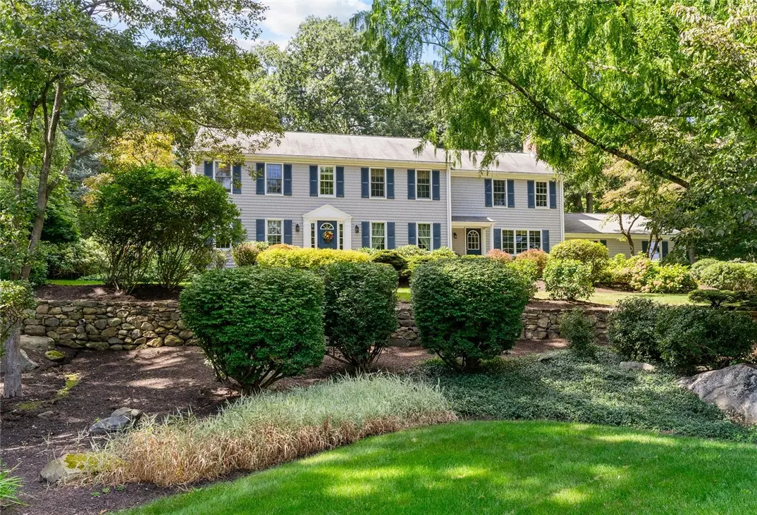 East Greenwich, RI 02818,35 Red Barn LN