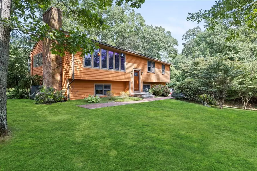 403 Fairview AVE, Rehoboth, MA 02769