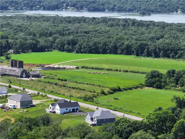 Westport, MA 02790,1246 Main RD