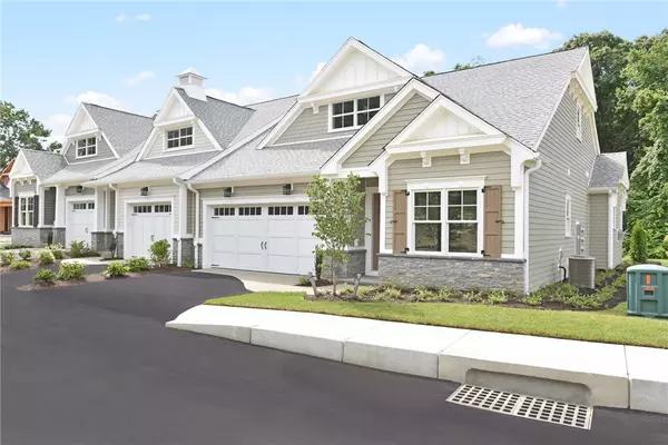 42 Travelers CT, East Greenwich, RI 02818