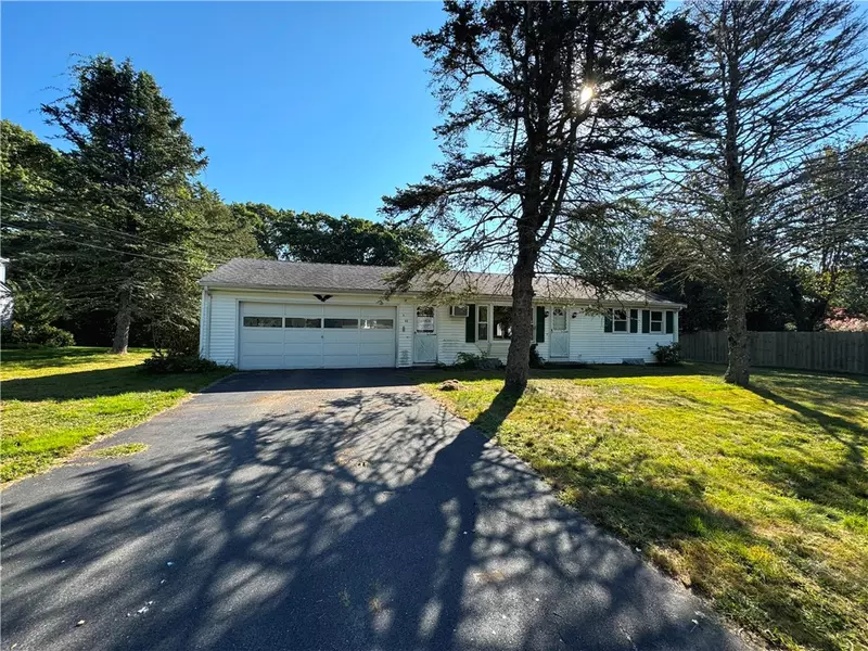 46 Dion AVE E, Tiverton, RI 02878