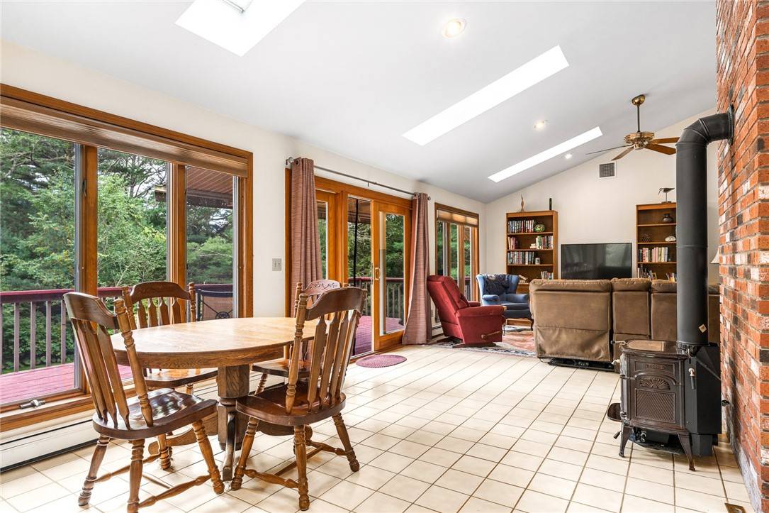 South Kingstown, RI 02879,173 Iacuele DR