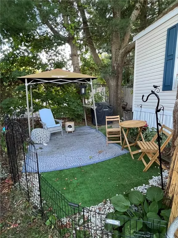 North Kingstown, RI 02852,5 Krzak RD