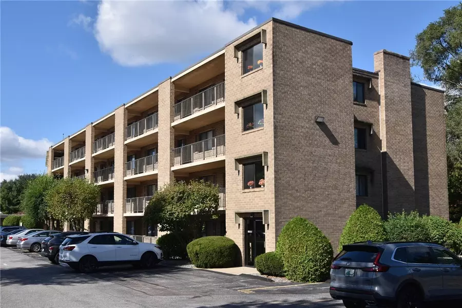 650 East Greenwich AVE #2-111, West Warwick, RI 02893