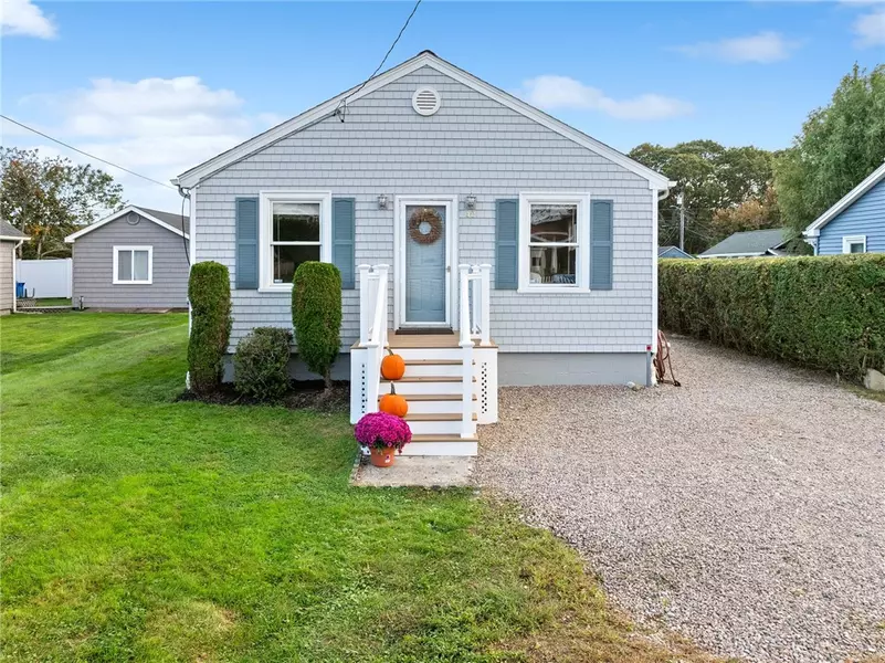 40 Gaspee RD, Narragansett, RI 02882