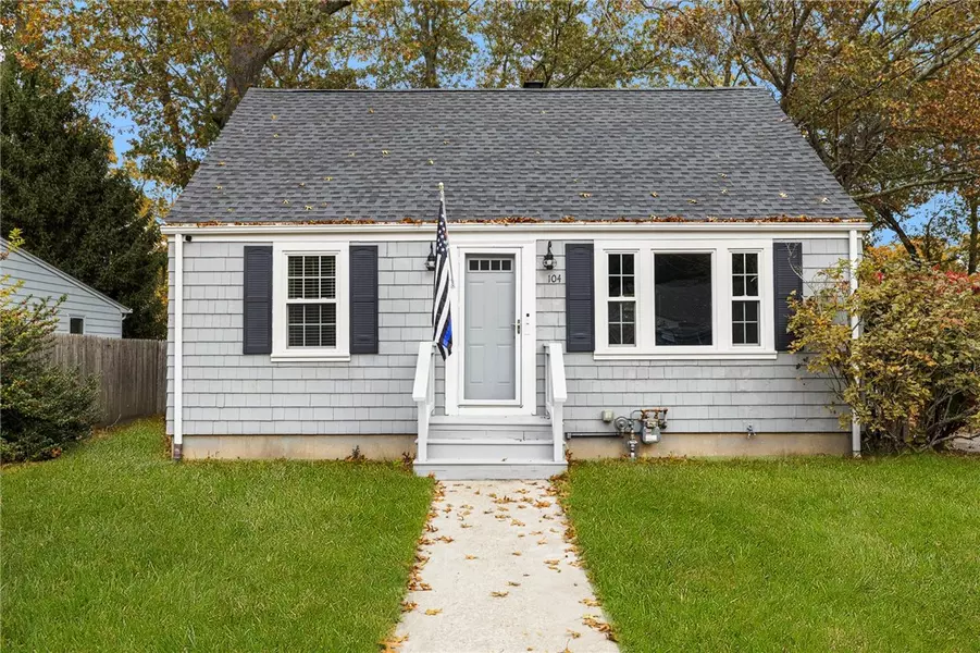 104 HORSE NECK RD, Warwick, RI 02889