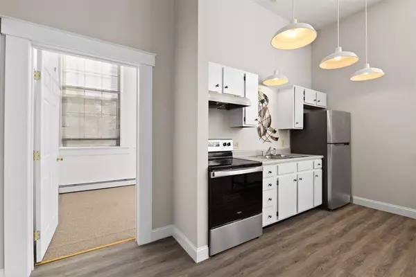 Woonsocket, RI 02895,1044 Social ST #A