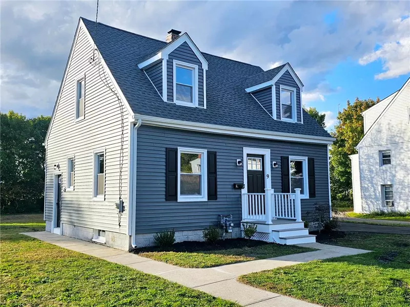 9 Haswell ST, Westerly, RI 02891