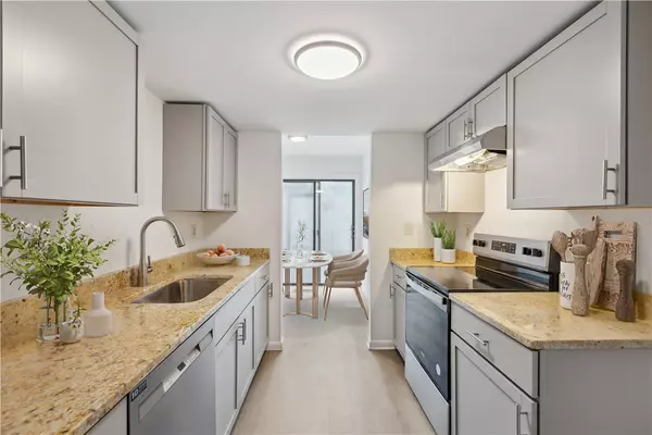 Bristol, RI 02809,71 Sea Breeze LN #71