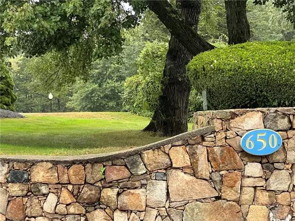 650 East Greenwich AVE #202, Bldg 7, West Warwick, RI 02893