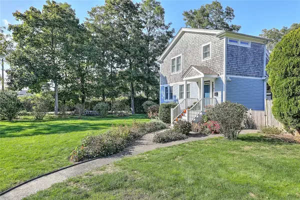 Warren, RI 02885,63 Maple ST