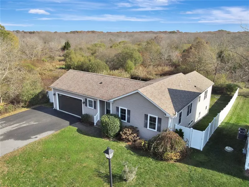 10 Deer Run RD, Bristol, RI 02809