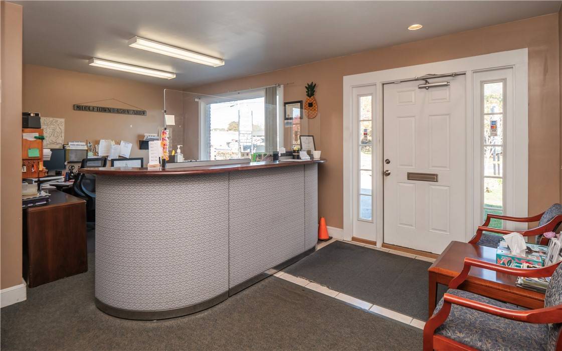 Middletown, RI 02842,1120 Aquidneck AVE