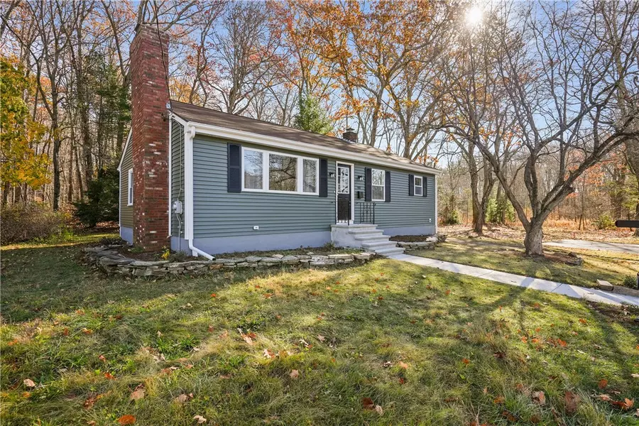 40 Woodlawn RD, North Smithfield, RI 02896