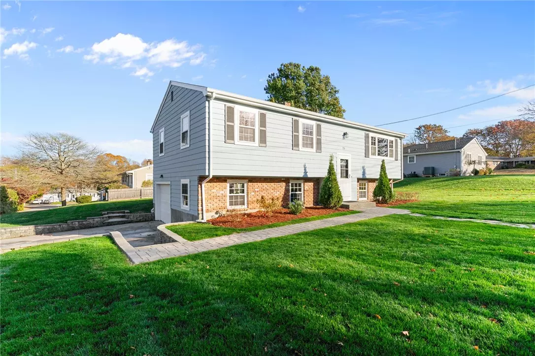 Warren, RI 02885,25 Overhill RD