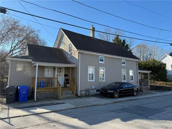 West Warwick, RI 02893,34 Willow ST