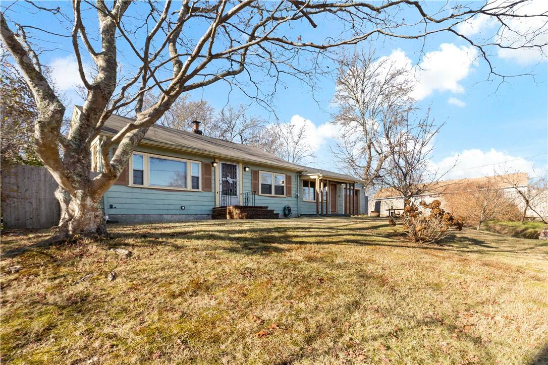 Tiverton, RI 02878,19 Campion AVE