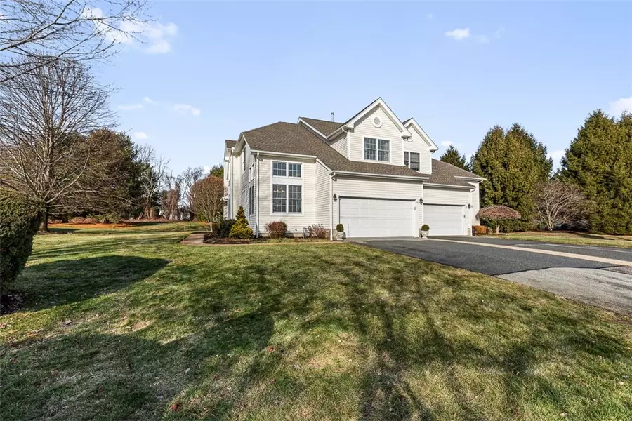 40 Deep  Meadow LN, East Greenwich, RI 02818