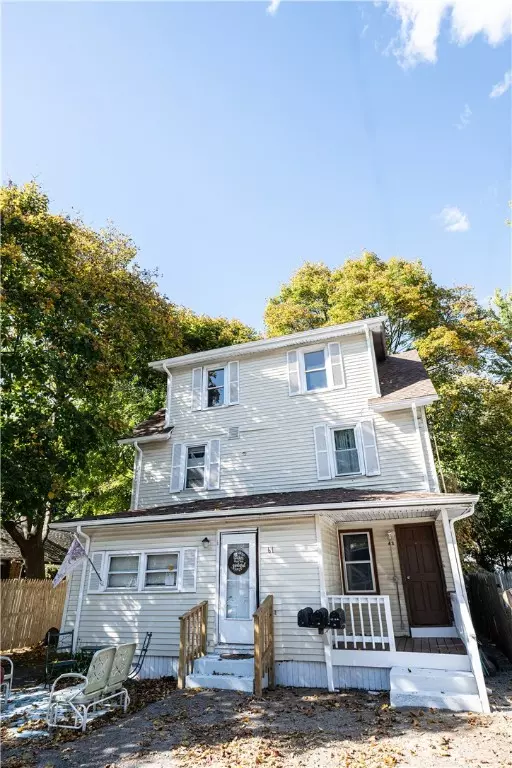 61 Fuller ST, Warwick, RI 02889