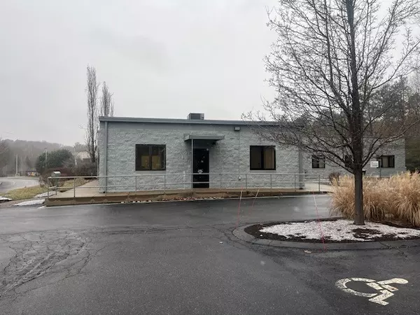 1296 Park East DR #1, Woonsocket, RI 02895