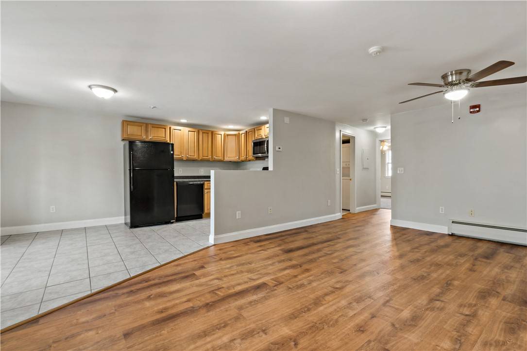 Bristol, RI 02809,671 Metacom AVE #34