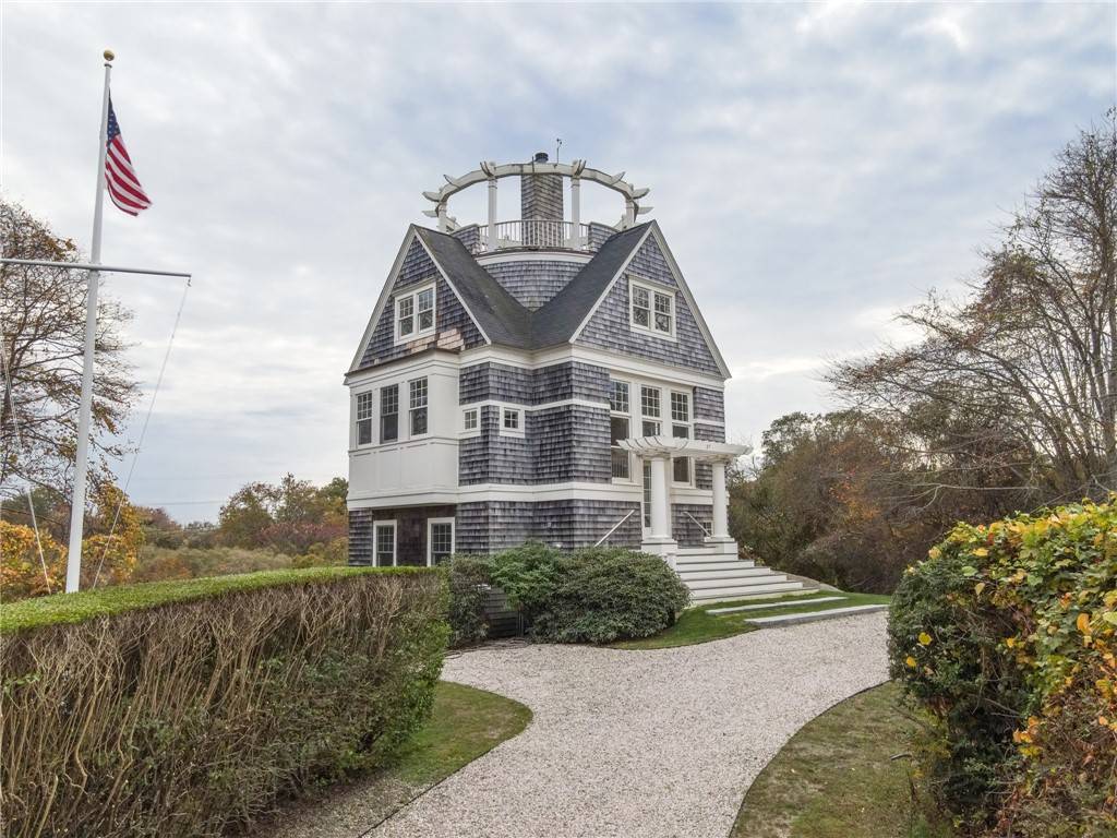37 Newport ST, Jamestown, RI 02835