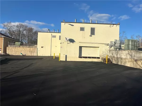 1296 Park AVE, Cranston, RI 02910