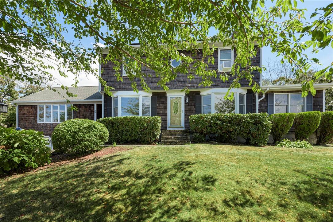 22 JH Dwyer DR, Middletown, RI 02842