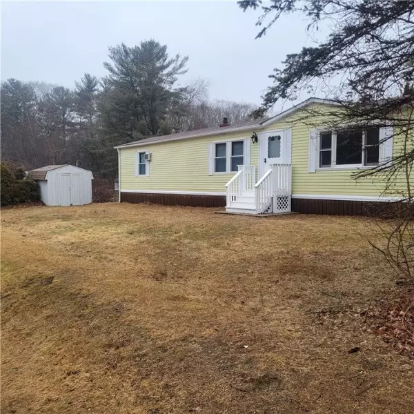 42 Sherwood Valley LN,  Coventry,  RI 02816