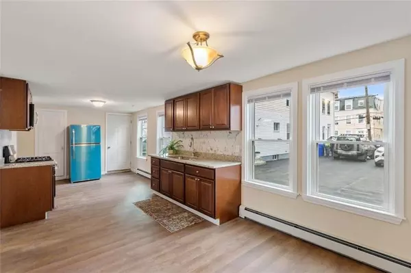 Pawtucket, RI 02860,194 Harrison ST #1