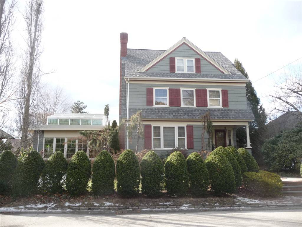 15 Kensington RD, Cranston, RI 02905