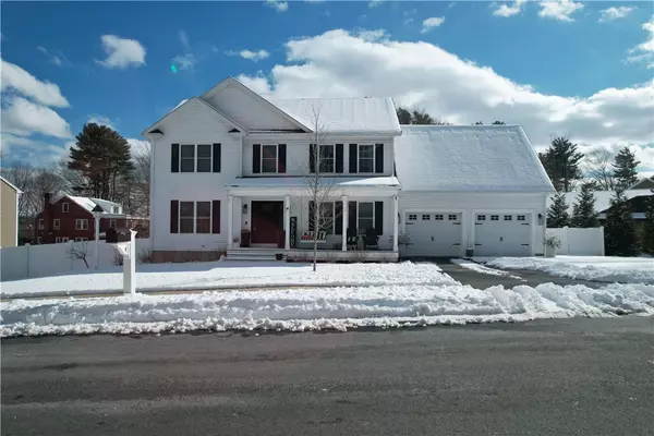 4 Paul Sprague DR, Coventry, RI 02816