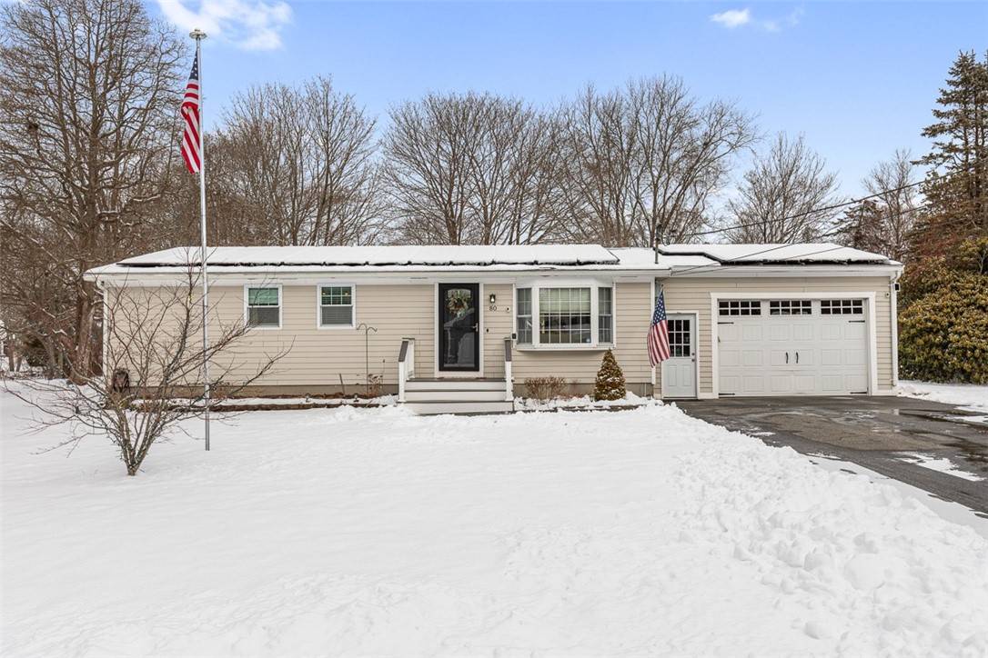 80 Leger LN, Tiverton, RI 02878