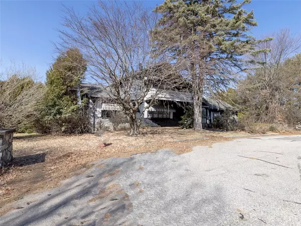 233 Annette AVE, Woonsocket, RI 02895