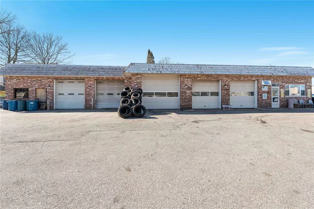 Warwick, RI 02888,1791 Elmwood AVE