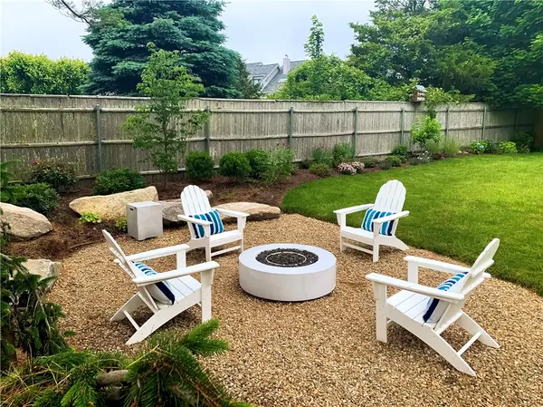 Narragansett, RI 02882,1143 Point Judith RD