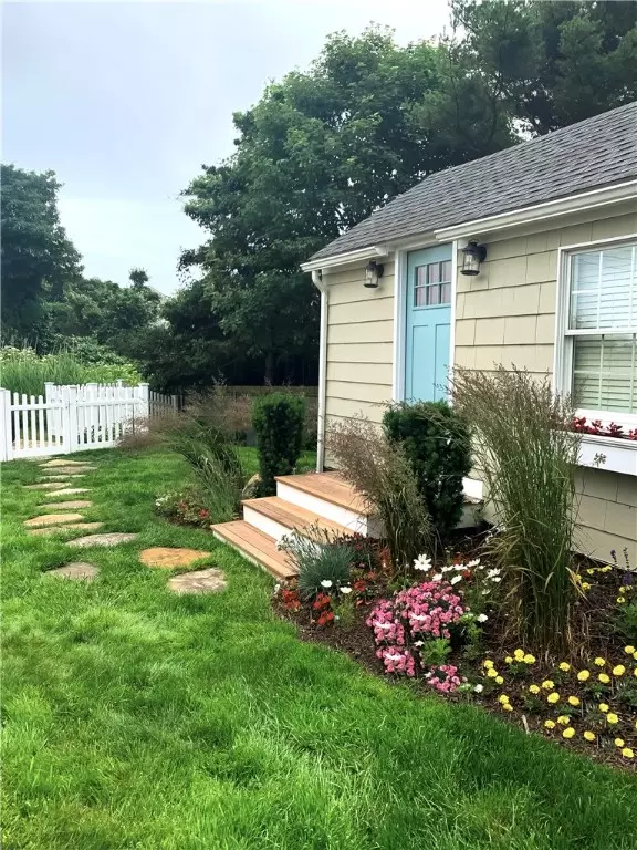Narragansett, RI 02882,1143 Point Judith RD