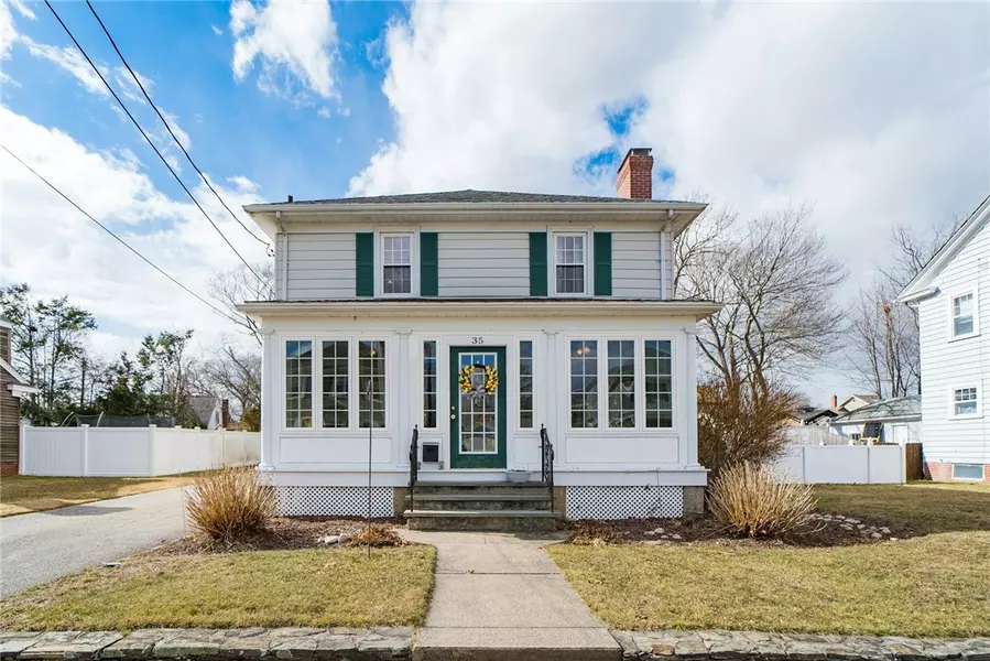 35 Felsmere AVE, Pawtucket, RI 02861
