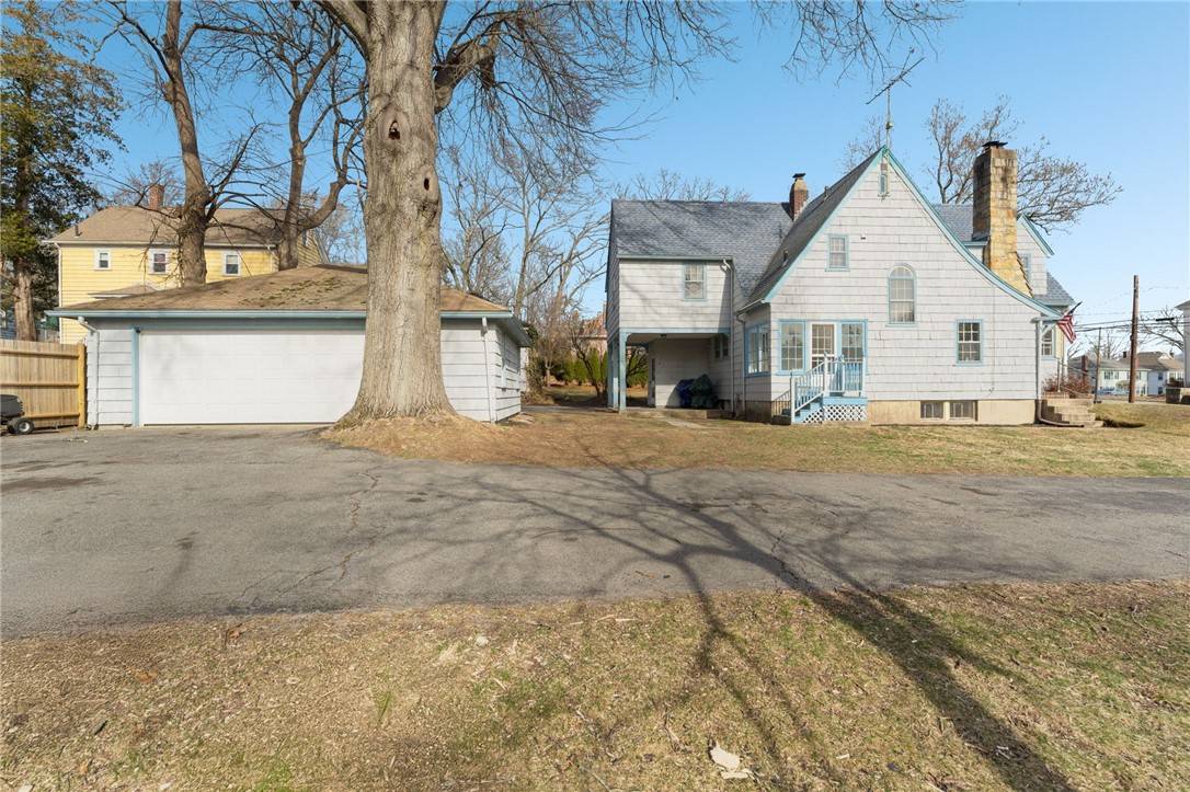 Woonsocket, RI 02895,282 Gaskill ST