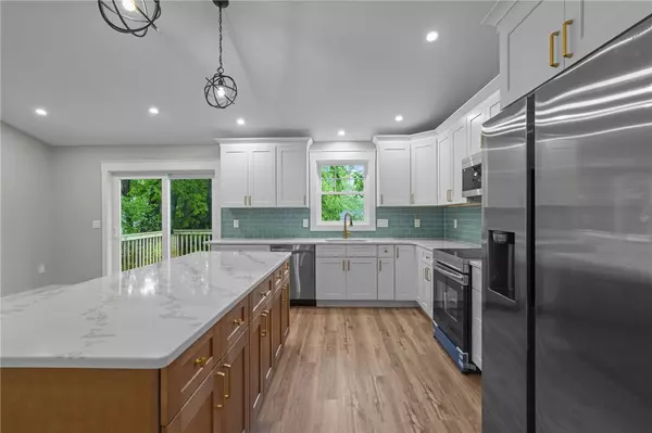 Johnston, RI 02919,10 Mascio DR