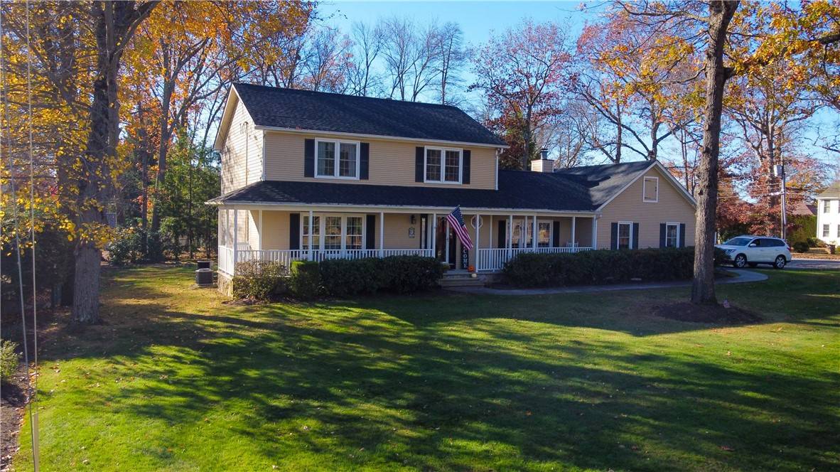 Cranston, RI 02921,3 Pheasant Hill LN